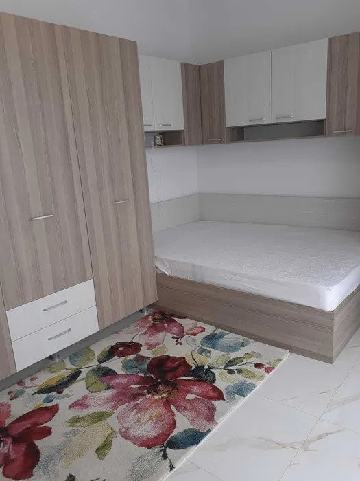 Garsonieră nouă, Apărătorii Patriei