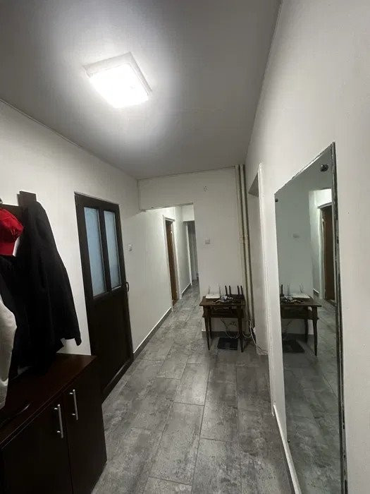 Apartament cu 3 camere, Titan