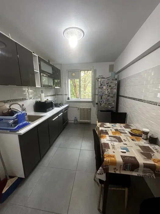 Apartament cu 3 camere, Titan