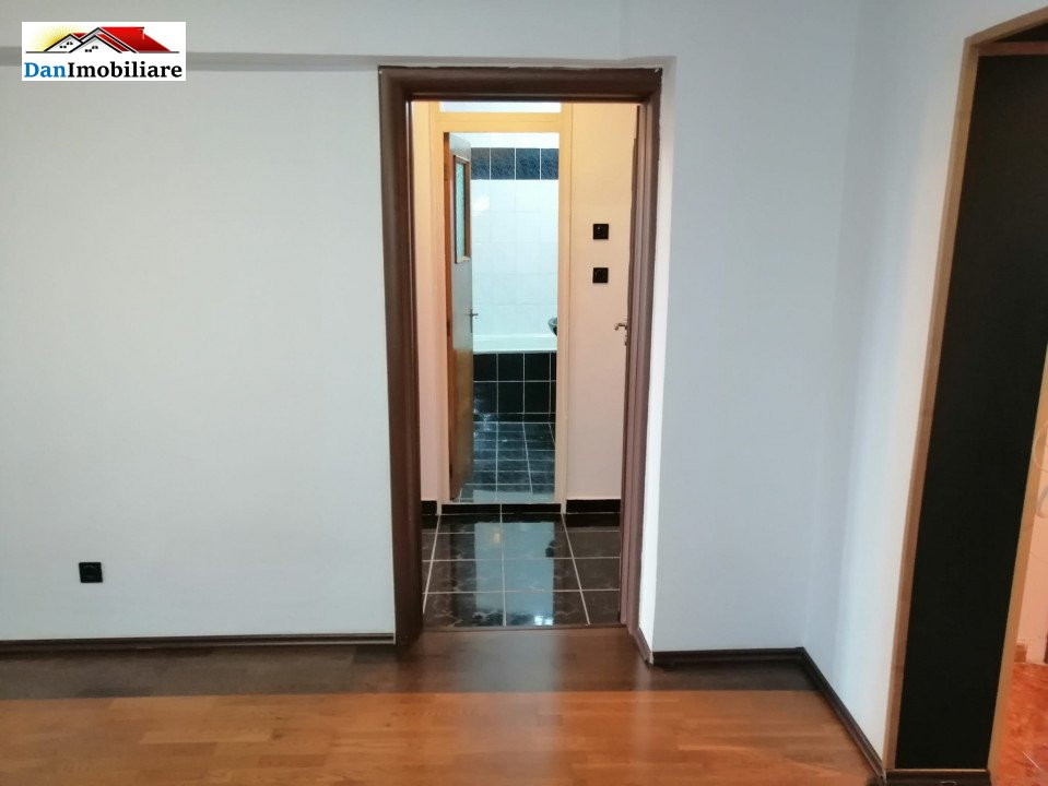 Apartament nemobilat, 2 camere, Piața Victoriei