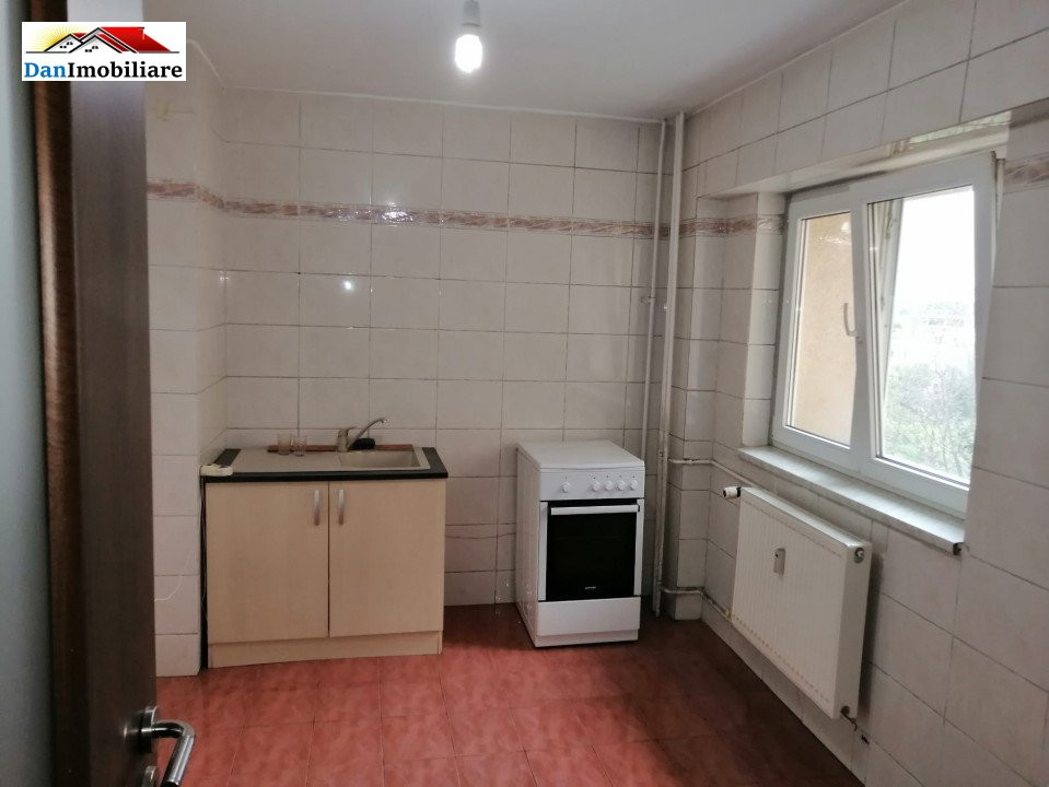 Apartament nemobilat, 2 camere, Piața Victoriei