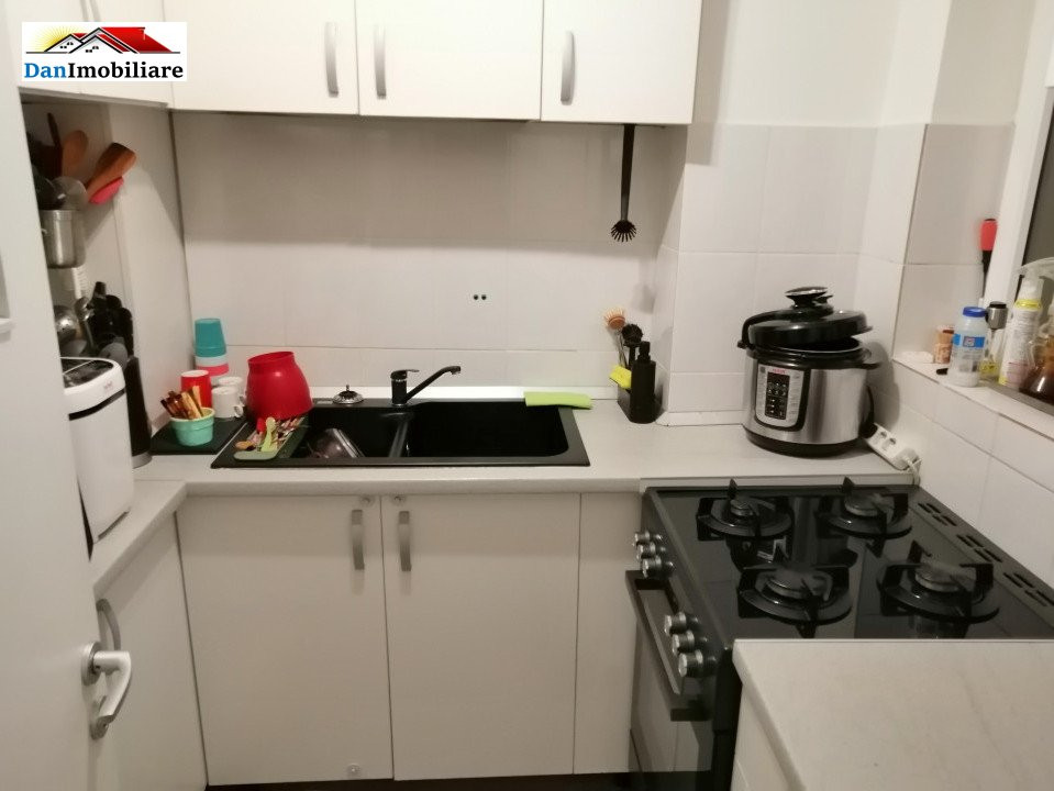 Apartament cu 4 camere în Victoriei-Titulescu