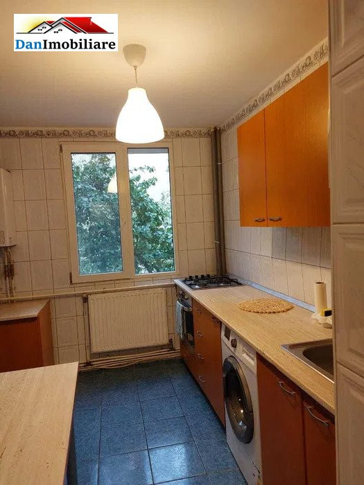 Apartament cu 3 camere în zona Trapezului