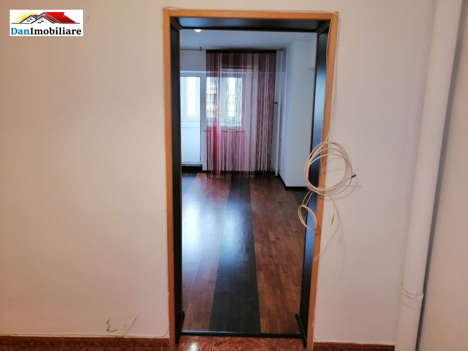 Apartament cu 2 camere în Piața Victoriei