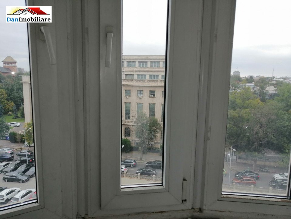 Apartament cu 2 camere în Piața Victoriei