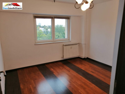 Apartament cu 2 camere în Piața Victoriei