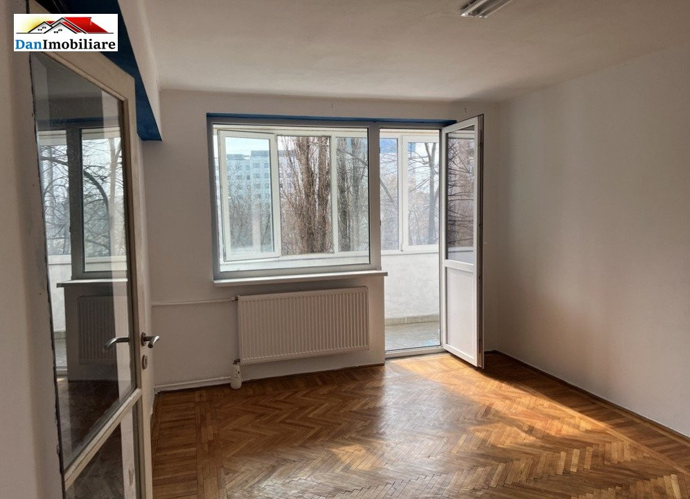 Apartament cu 3 camere în zona Gării de Nord