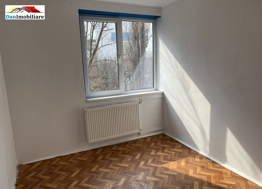 Apartament cu 3 camere în zona Gării de Nord