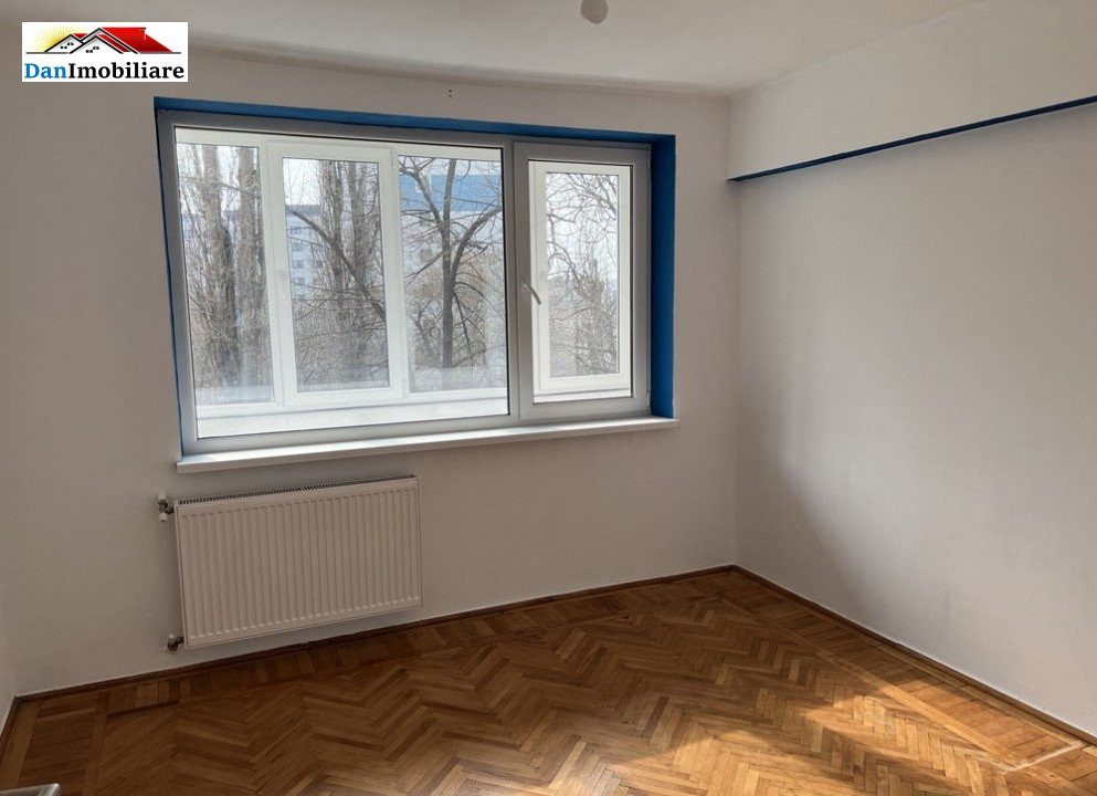 Apartament cu 3 camere în zona Gării de Nord