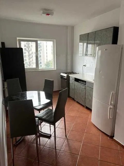 Apartament cu 3 camere în zona Mega Mall