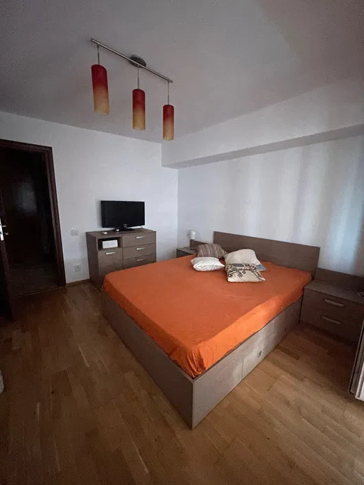 Apartament cu 3 camere în zona Arcului de Triumf