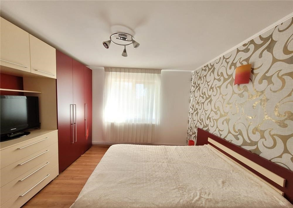 Apartament cu 3 camere în Popești Leordeni