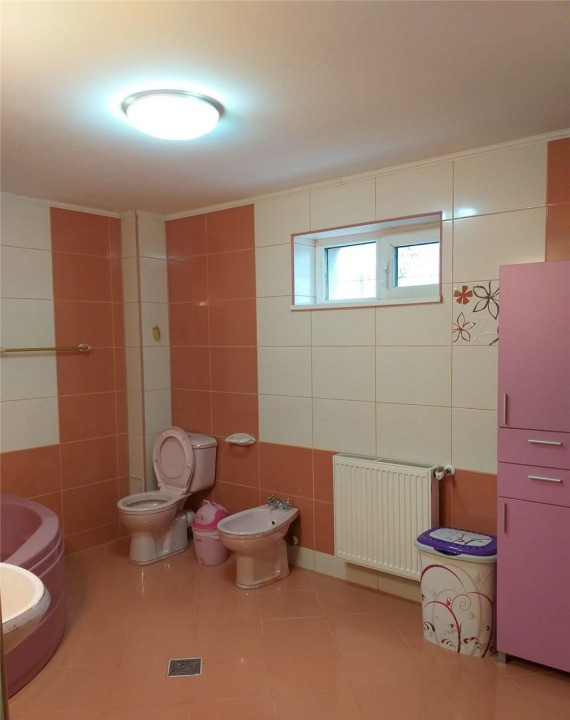 Apartament cu 3 camere în Popești Leordeni