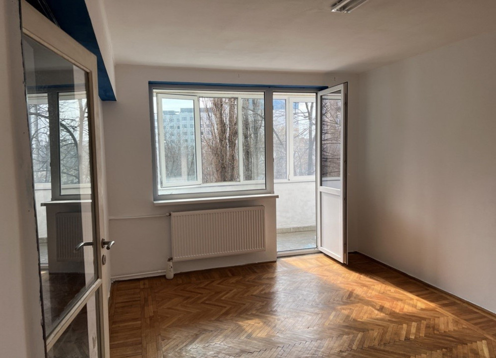 Apartament cu 3 camere în zona Gării de Nord