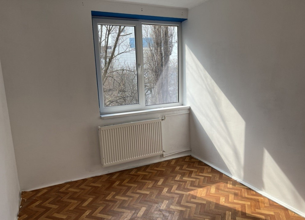 Apartament cu 3 camere în zona Gării de Nord