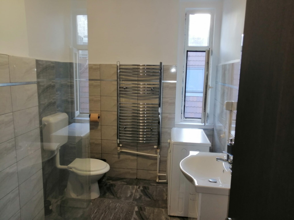 Apartament cu 2 camere în zona Victoriei