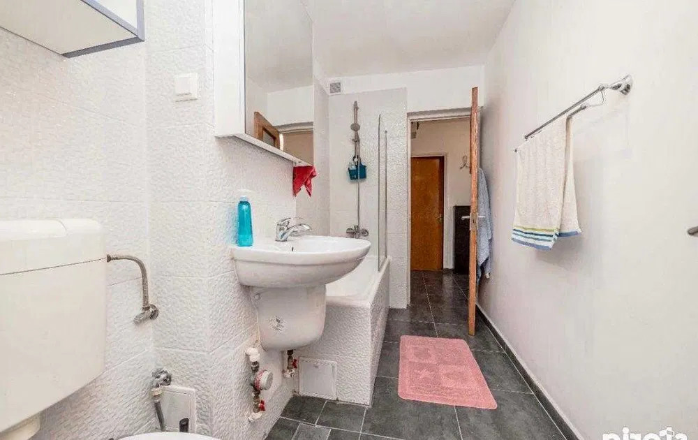 Apartament cu 3 camere în Titan