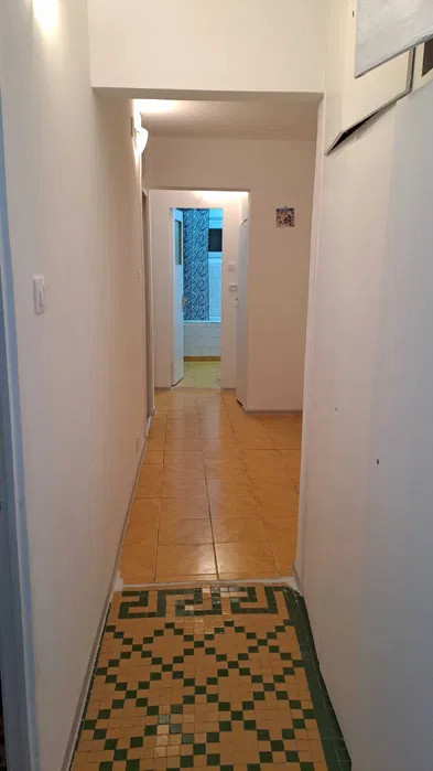 Apartament cu 3 camere în zona Păcii