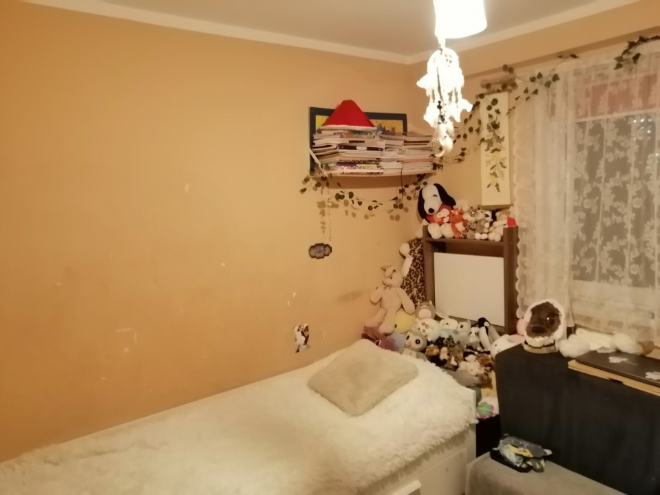 Apartament cu 4 camere în zona Titulescu