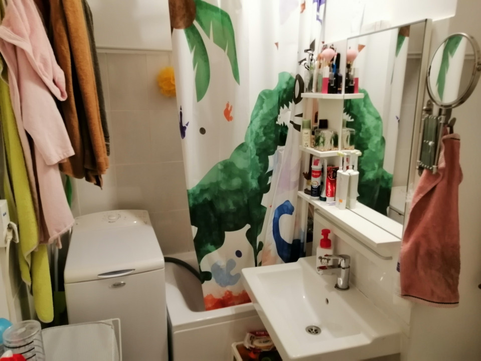 Apartament cu 4 camere în zona Titulescu